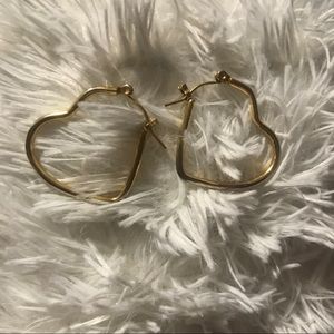 ❣️6/$20❣️ Gold Heart Hoop Earrings